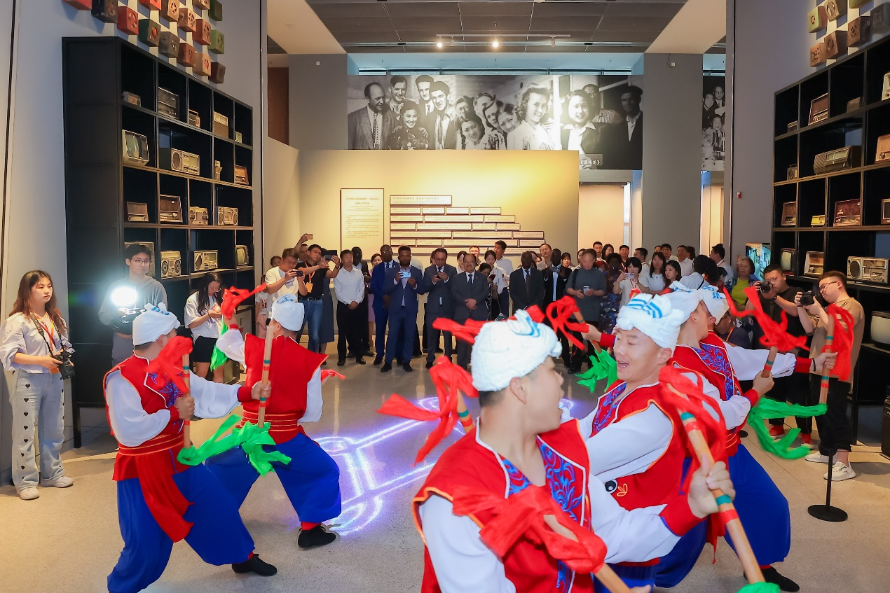 Northern Shaanxi Yangko Shown in Beijing